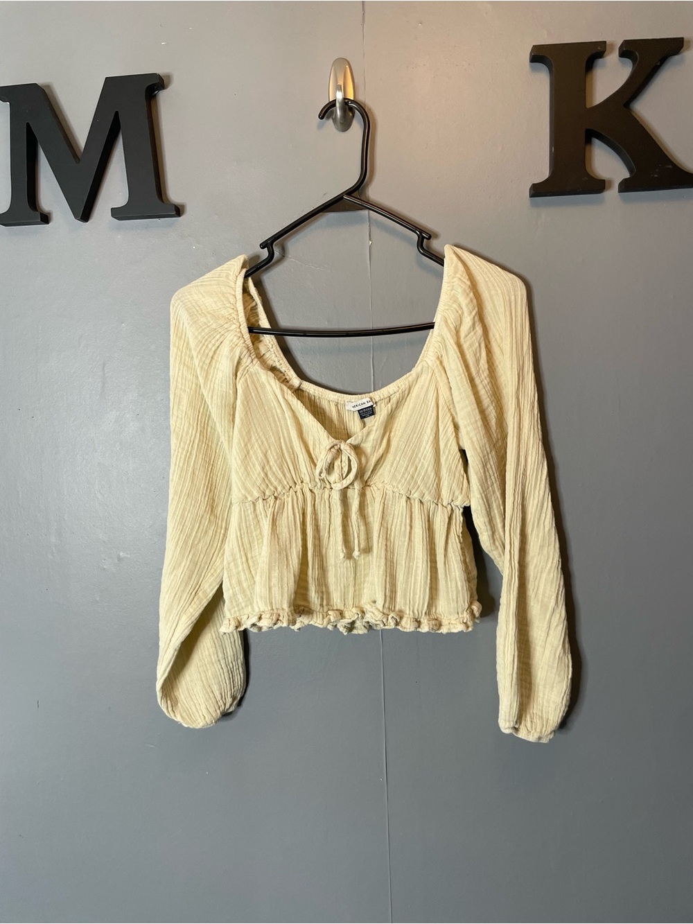 American‎ Eagle Cropped Cream Long-Sleeve Peplum Top size XS